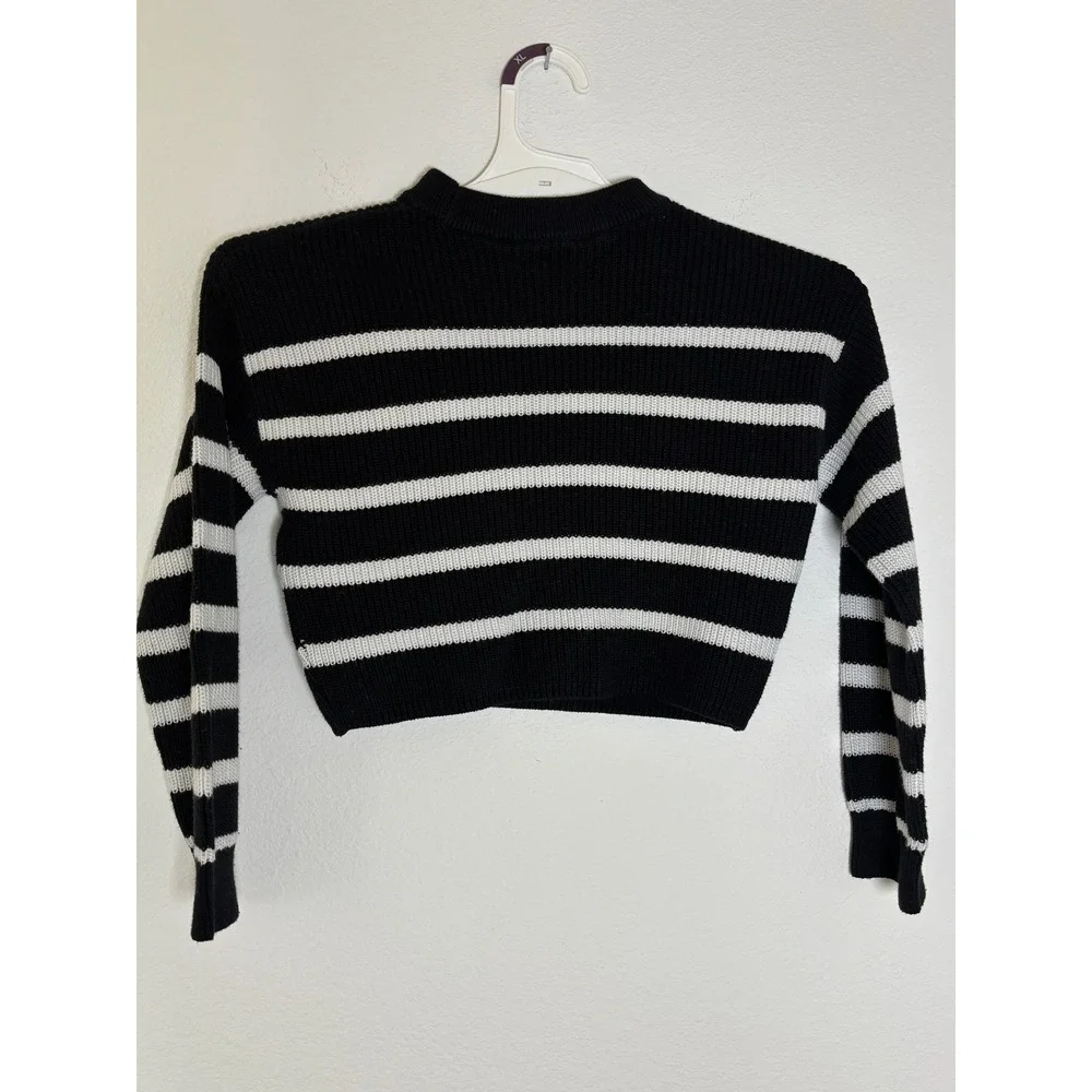 HM Girls Black White Striped Cropped Knit Sweater Size 8-10 Long Sleeve Pullover